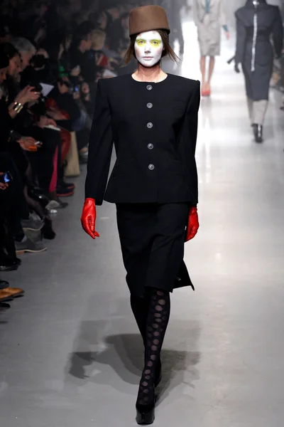 Look 12